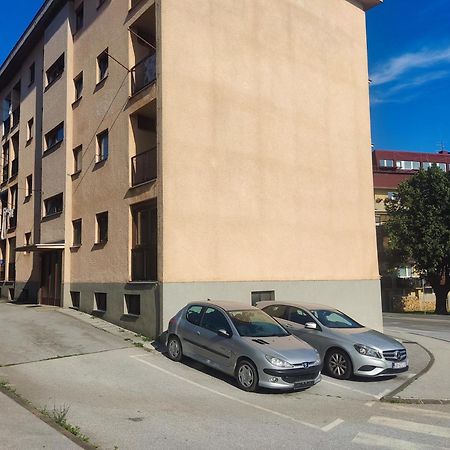 Apartmant Borna สลูน ภายนอก รูปภาพ